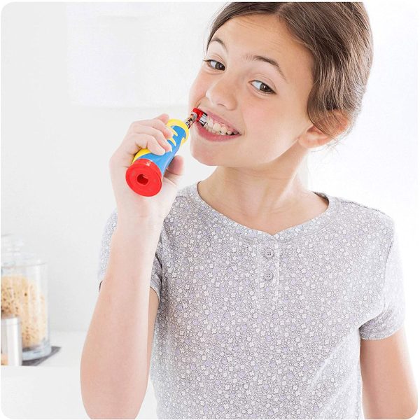 Bàn Chải Điện Trẻ Em Oral-B Stages Power Frozen 5+