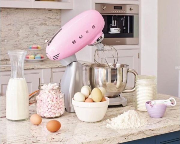 Máy Trộn Bột Smeg SMF02PKEU Pink