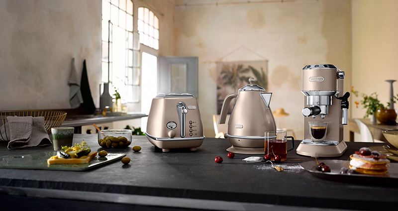 Máy Pha Cà Phê Delonghi Dedica Metallics EC785BG