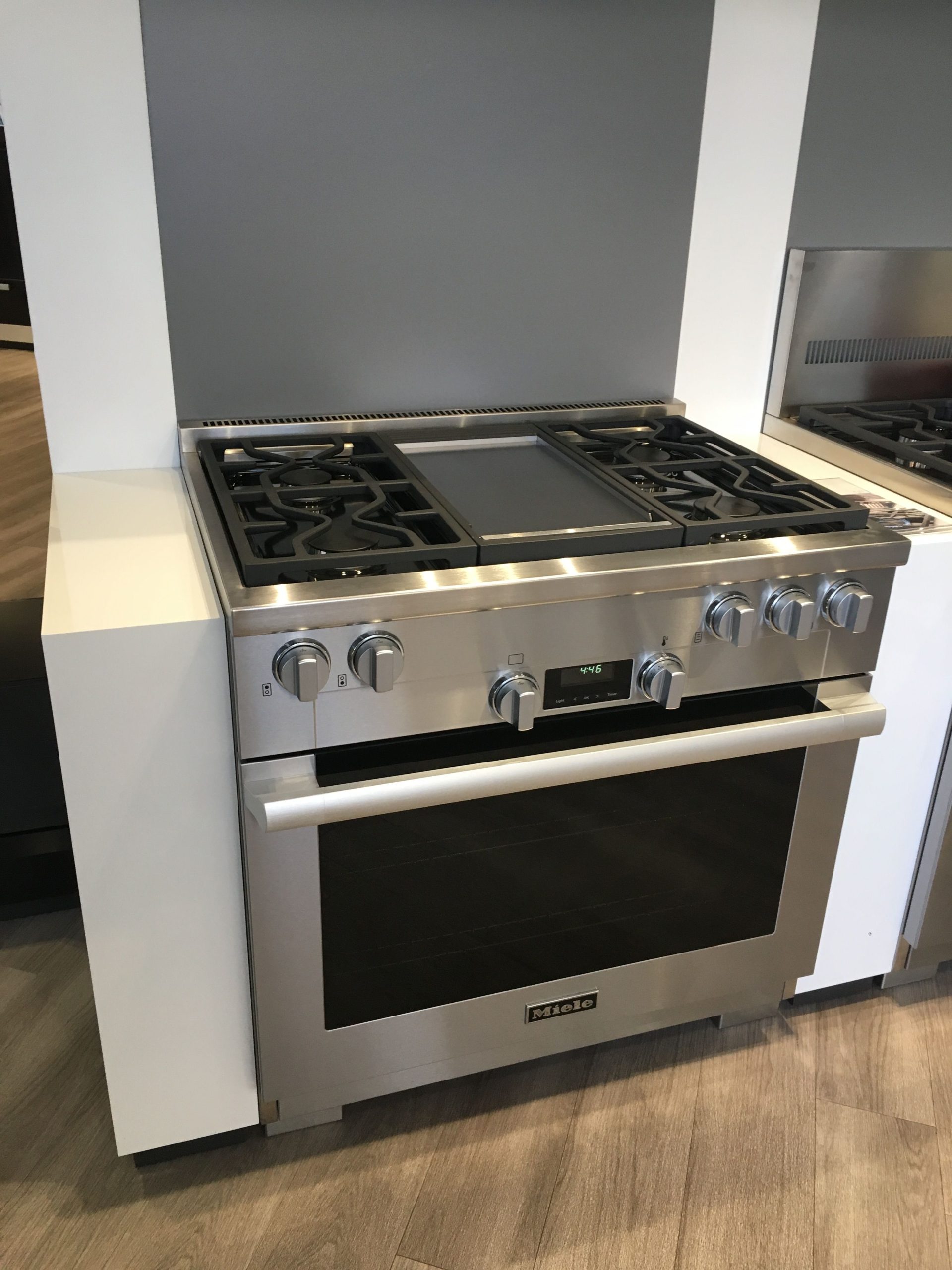 Bếp tủ liền lò Miele