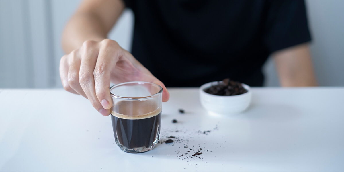 Cách pha cà phê espresso bằng máy nén AeroPress